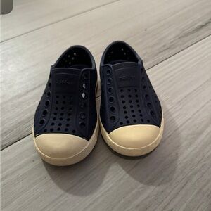 Native Jefferson c5 navy blue slip on shoes, water shoes